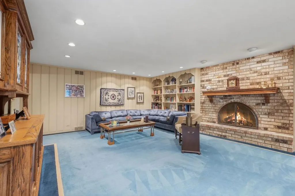2724 Old Glenview Road Wilmette IL 60091