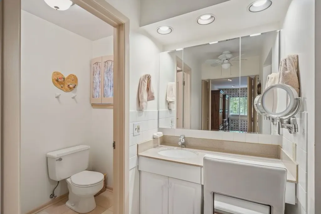 2724 Old Glenview Road Wilmette IL 60091