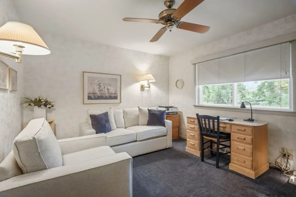 2724 Old Glenview Road Wilmette IL 60091