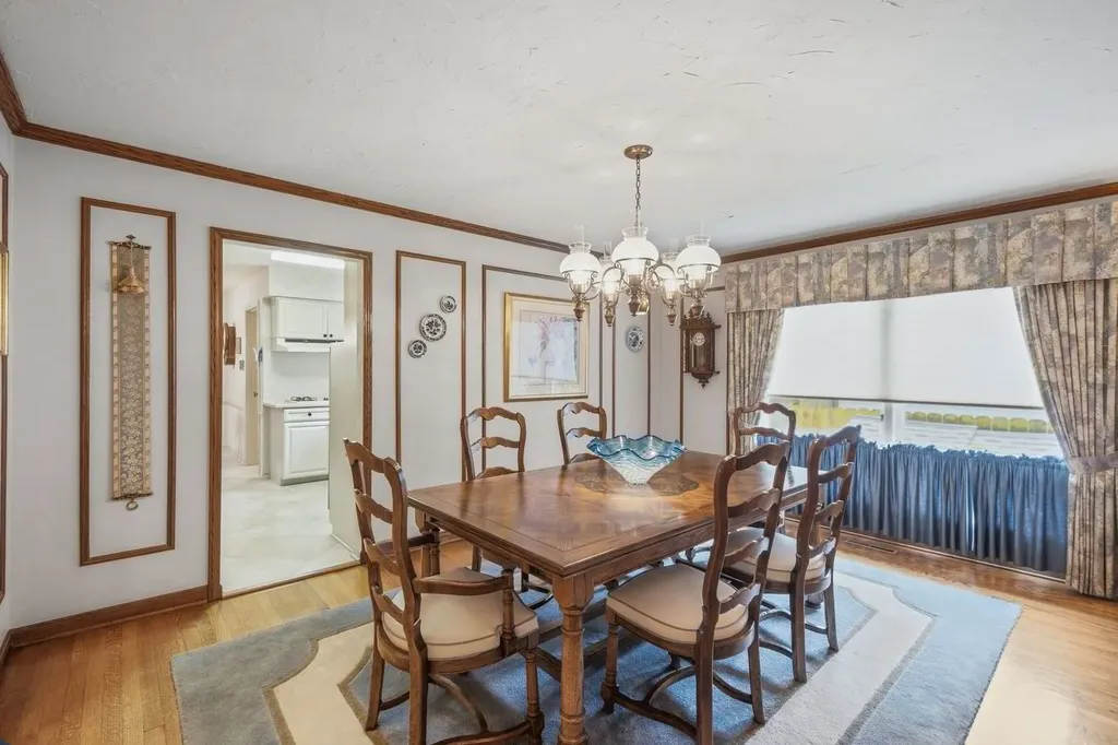2724 Old Glenview Road Wilmette IL 60091