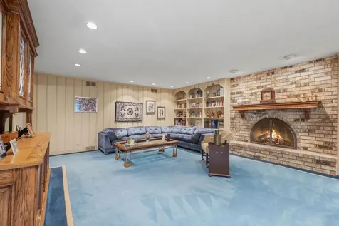 2724 Old Glenview Road Wilmette IL 60091