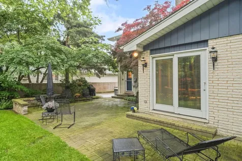 2724 Old Glenview Road Wilmette IL 60091