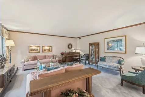 2724 Old Glenview Road Wilmette IL 60091