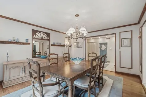 2724 Old Glenview Road Wilmette IL 60091