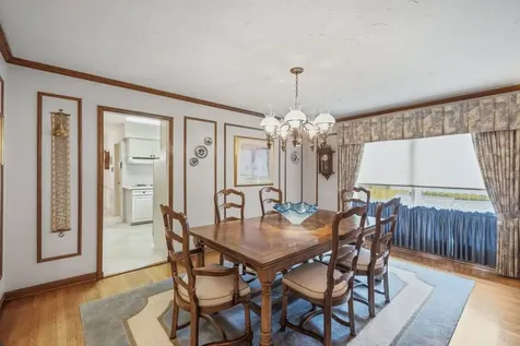 2724 Old Glenview Road Wilmette IL 60091