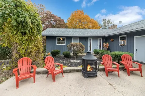 7822 North Pillow Hill Road N Spring Grove IL 60081