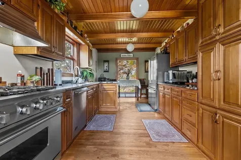 7822 North Pillow Hill Road N Spring Grove IL 60081