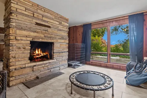 7822 North Pillow Hill Road N Spring Grove IL 60081