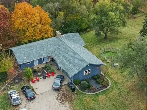 7822 North Pillow Hill Road N Spring Grove IL 60081