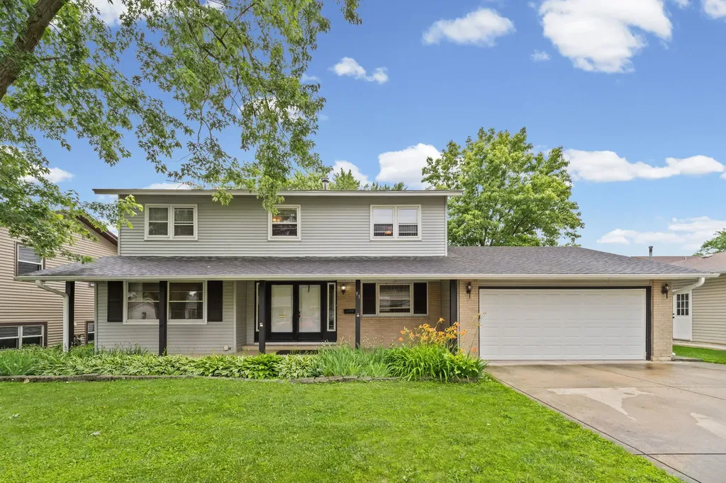 91 Kendal Road Elk Grove Village IL 60007