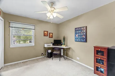 91 Kendal Road Elk Grove Village IL 60007