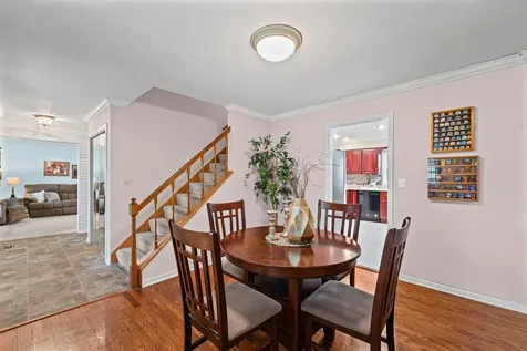 91 Kendal Road Elk Grove Village IL 60007