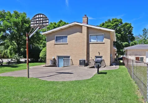 8801 Lowell Terrace Skokie IL 60076