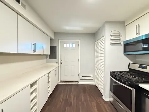 3511 West Dickens Avenue Chicago IL 60647