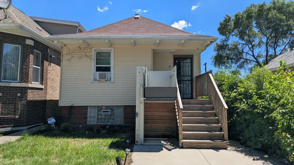 8837 South Carpenter Street Chicago IL 60620