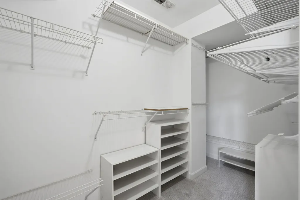 1815 West School Street Chicago IL 60657