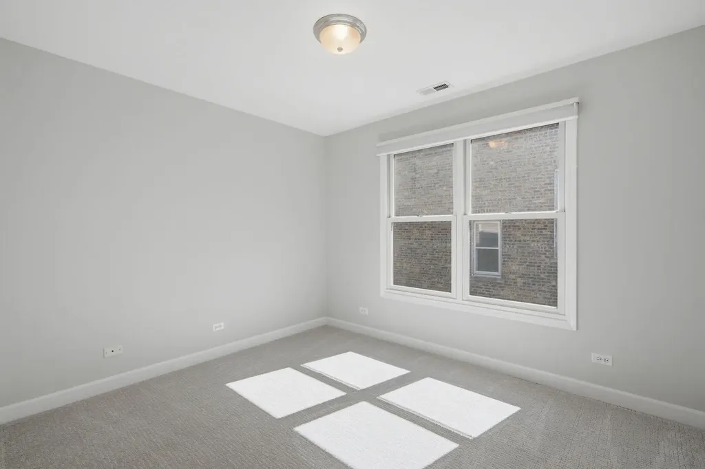 1815 West School Street Chicago IL 60657