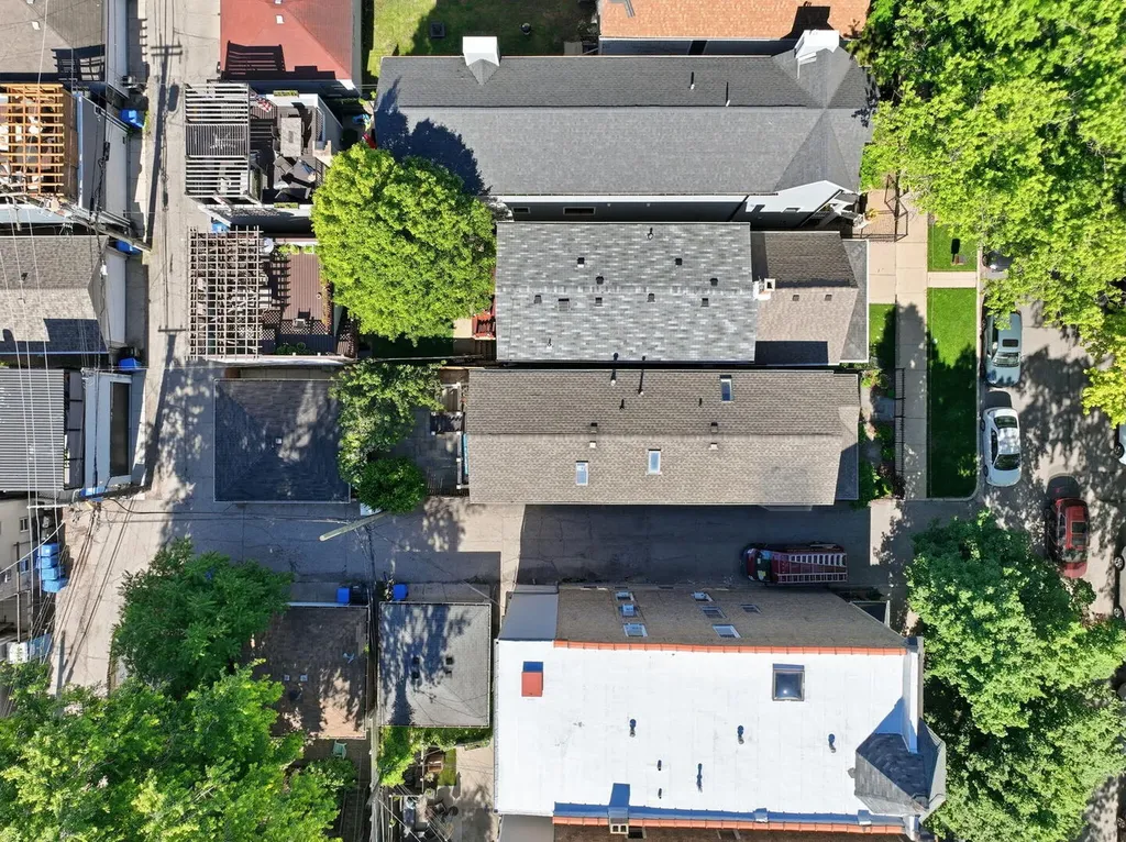 1815 West School Street Chicago IL 60657