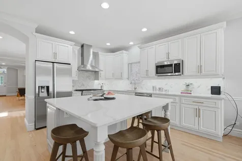 1815 West School Street Chicago IL 60657