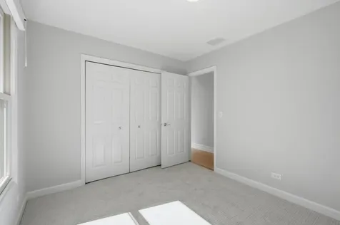 1815 West School Street Chicago IL 60657