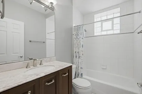 1815 West School Street Chicago IL 60657