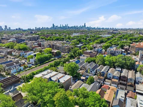 1815 West School Street Chicago IL 60657