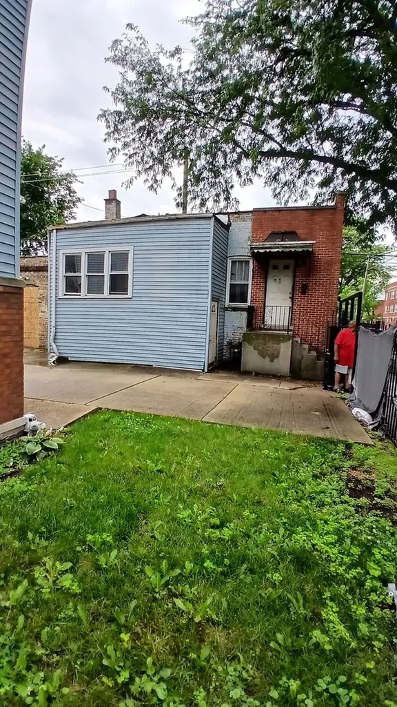 4157 West Crystal Street Chicago IL 60651