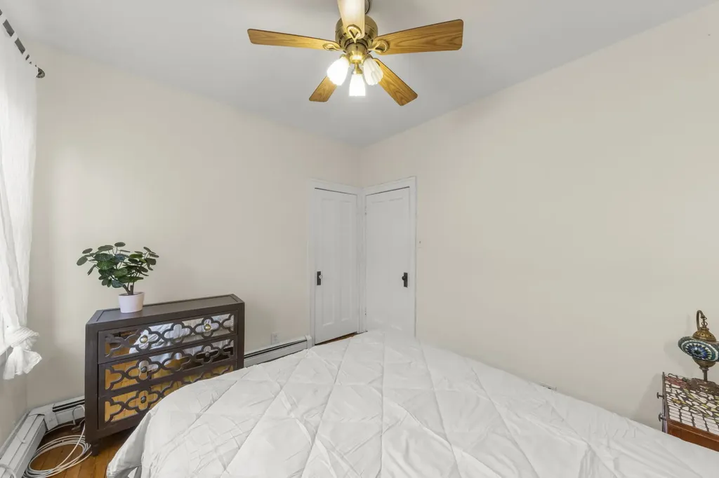 640 West Waveland Avenue Chicago IL 60613