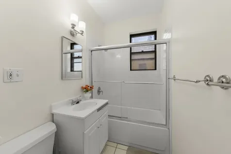 640 West Waveland Avenue Chicago IL 60613