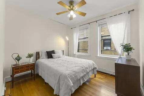 640 West Waveland Avenue Chicago IL 60613