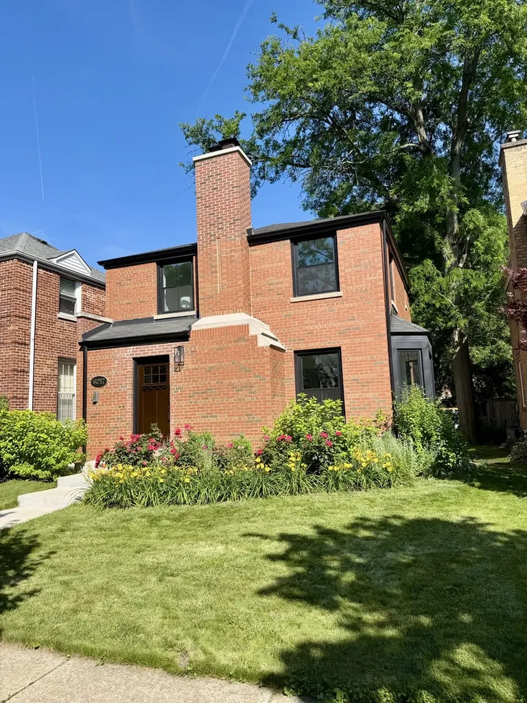 6217 North Leona Avenue Chicago IL 60646