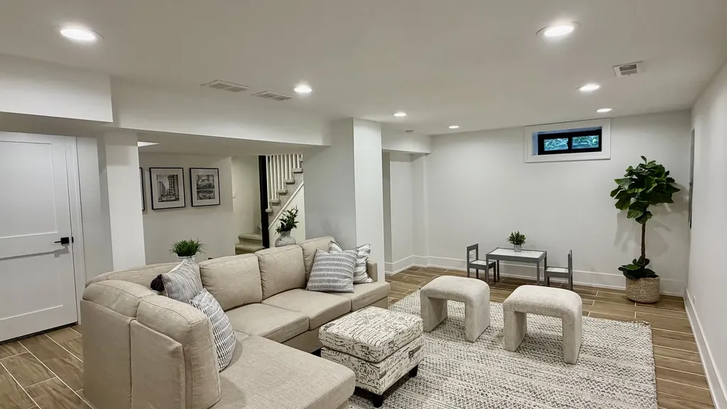 6217 North Leona Avenue Chicago IL 60646