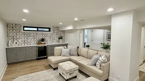 6217 North Leona Avenue Chicago IL 60646
