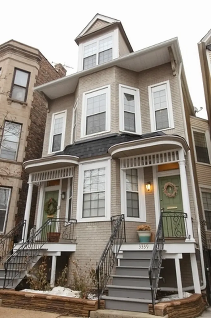 3339 North Kenmore Avenue Chicago IL 60657