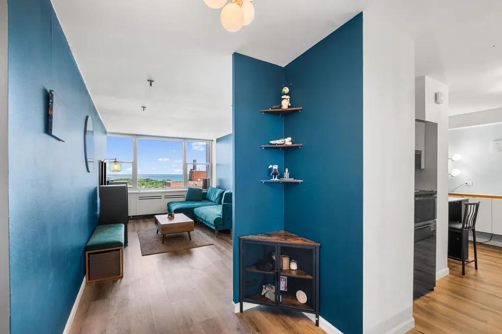 4250 North Marine Drive Chicago IL 60613