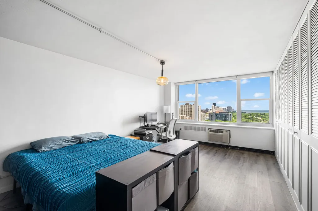 4250 North Marine Drive Chicago IL 60613