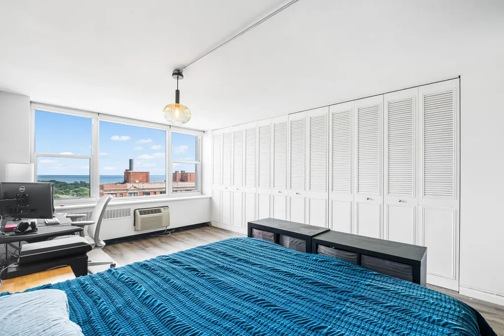 4250 North Marine Drive Chicago IL 60613