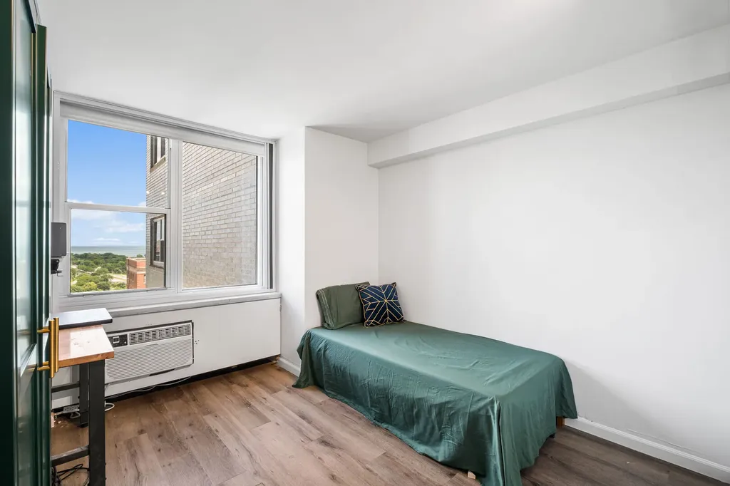 4250 North Marine Drive Chicago IL 60613