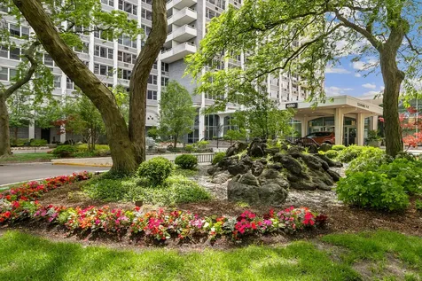 4250 North Marine Drive Chicago IL 60613