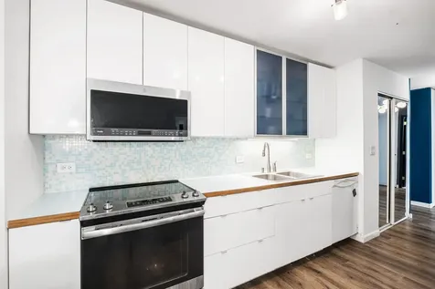 4250 North Marine Drive Chicago IL 60613