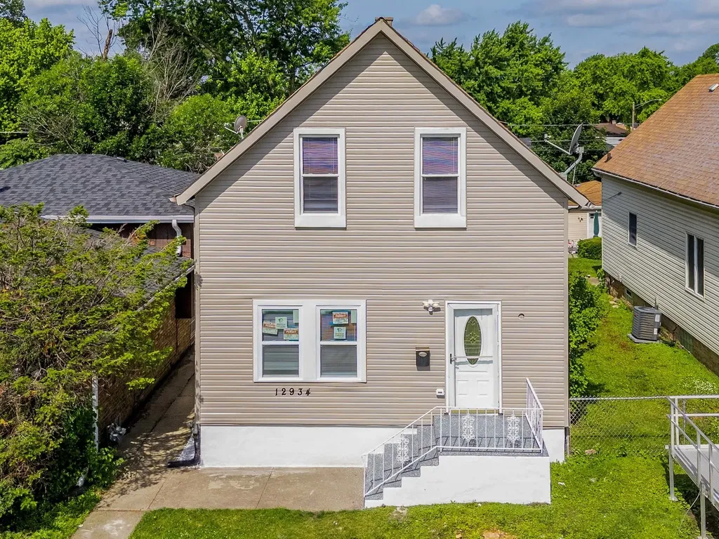 12934 Mozart Street Blue Island IL 60406