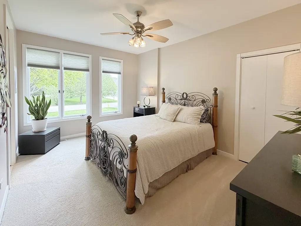 211 Ridge Lane Lake In The Hills IL 60156