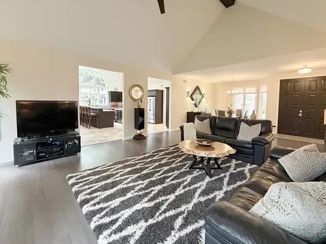 211 Ridge Lane Lake In The Hills IL 60156