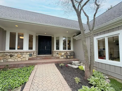 211 Ridge Lane Lake In The Hills IL 60156