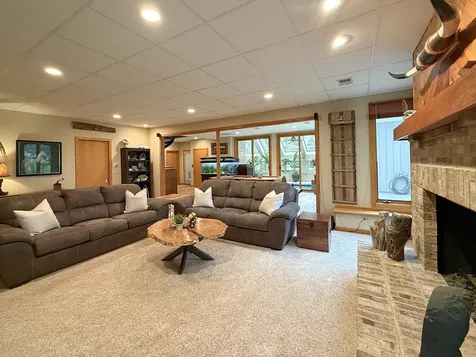 211 Ridge Lane Lake In The Hills IL 60156