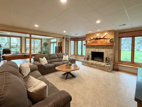 211 Ridge Lane Lake In The Hills IL 60156