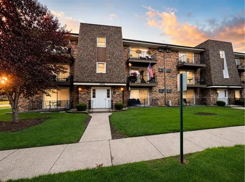 7101 98TH Street Chicago Ridge IL 60415