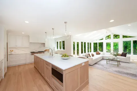 1221 Loch Lane Lake Forest IL 60045