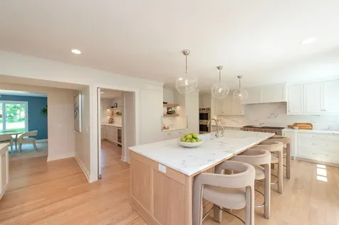 1221 Loch Lane Lake Forest IL 60045