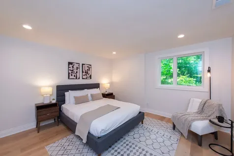 1221 Loch Lane Lake Forest IL 60045